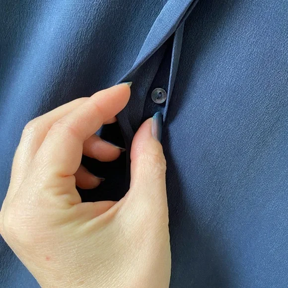 & Other Stories silk blouse, size 4, blue grey, 100% silk - Picture 5 of 10